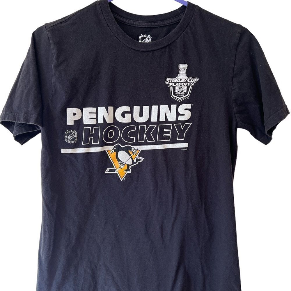 NHL Pittsburgh Penguins youth size 14/16 black shirt.